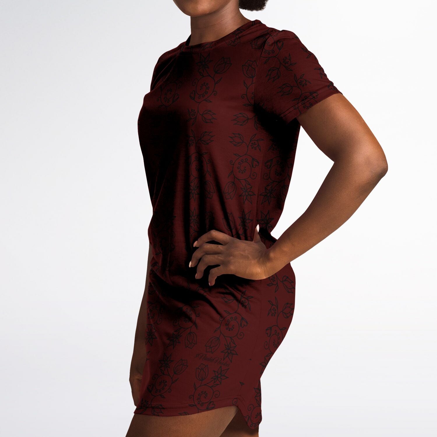$NiieihiiNookei T-Shirt Dress - AOP