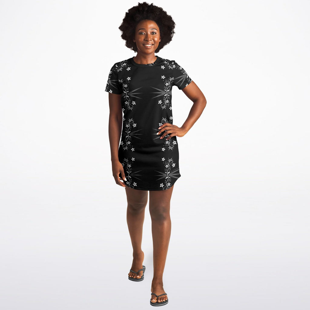 $NiieihiiNookei T-Shirt Dress - AOP