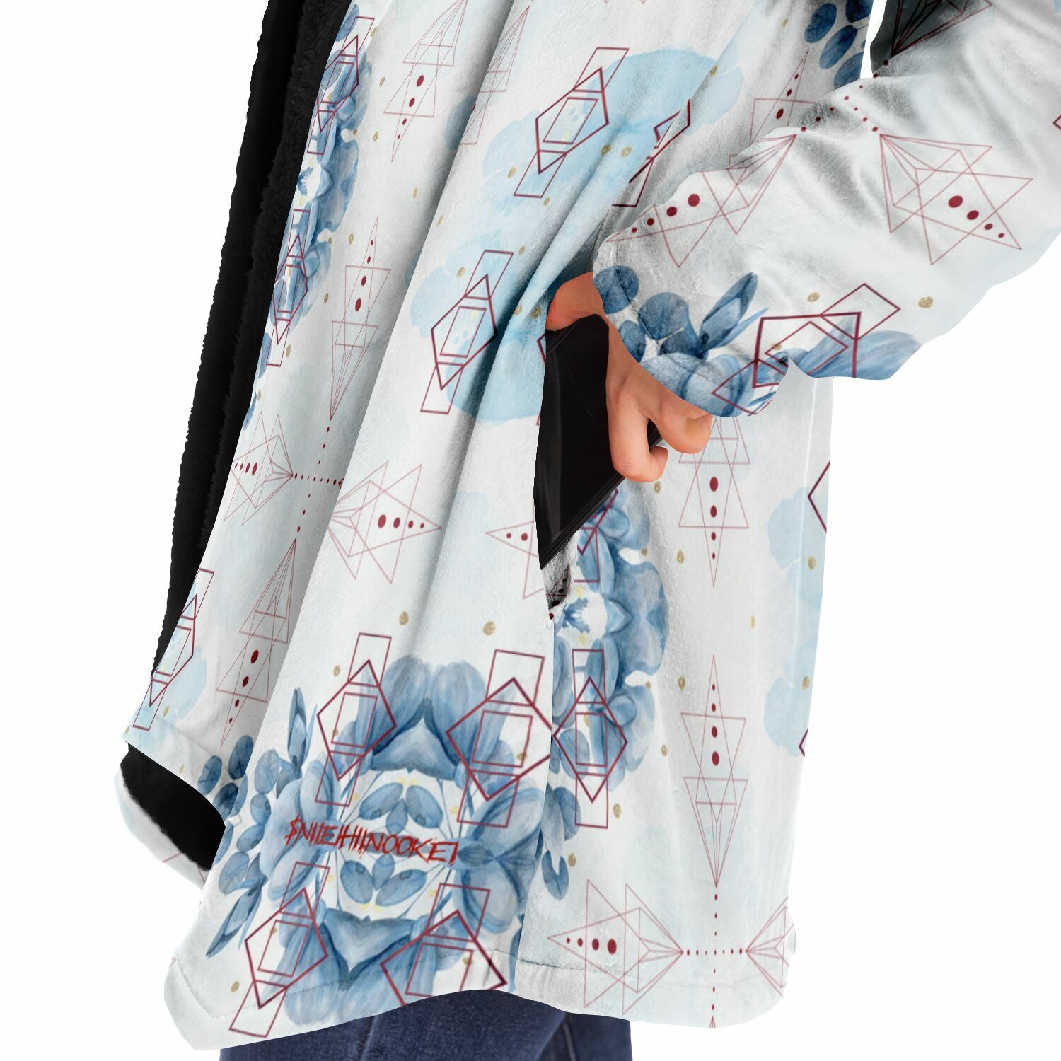 $NiieihiiNookei Microfleece Cloak - AOP