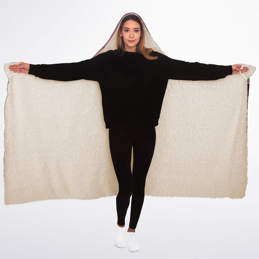 $NiieihiiNookei Hooded Blanket Sherpa - AOP
