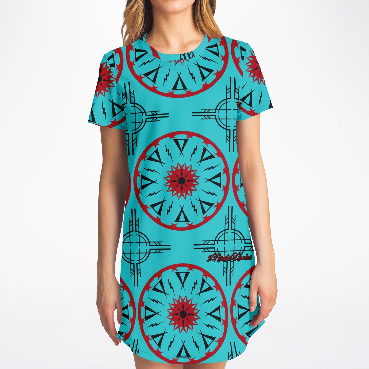 $NiieihiiNookei T-Shirt Dress - AOP