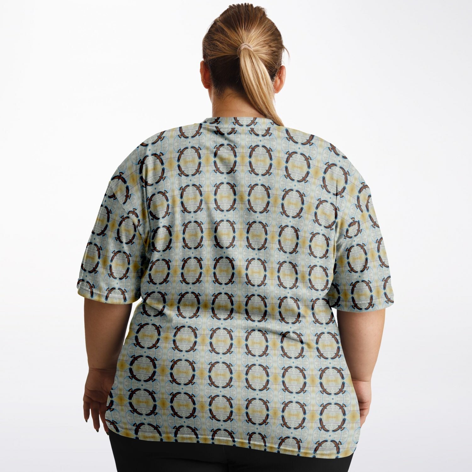 $NiieihiiNookei Plus-size T-Shirt - AOP