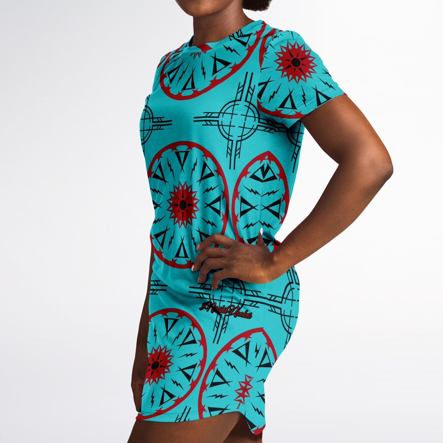 $NiieihiiNookei T-Shirt Dress - AOP