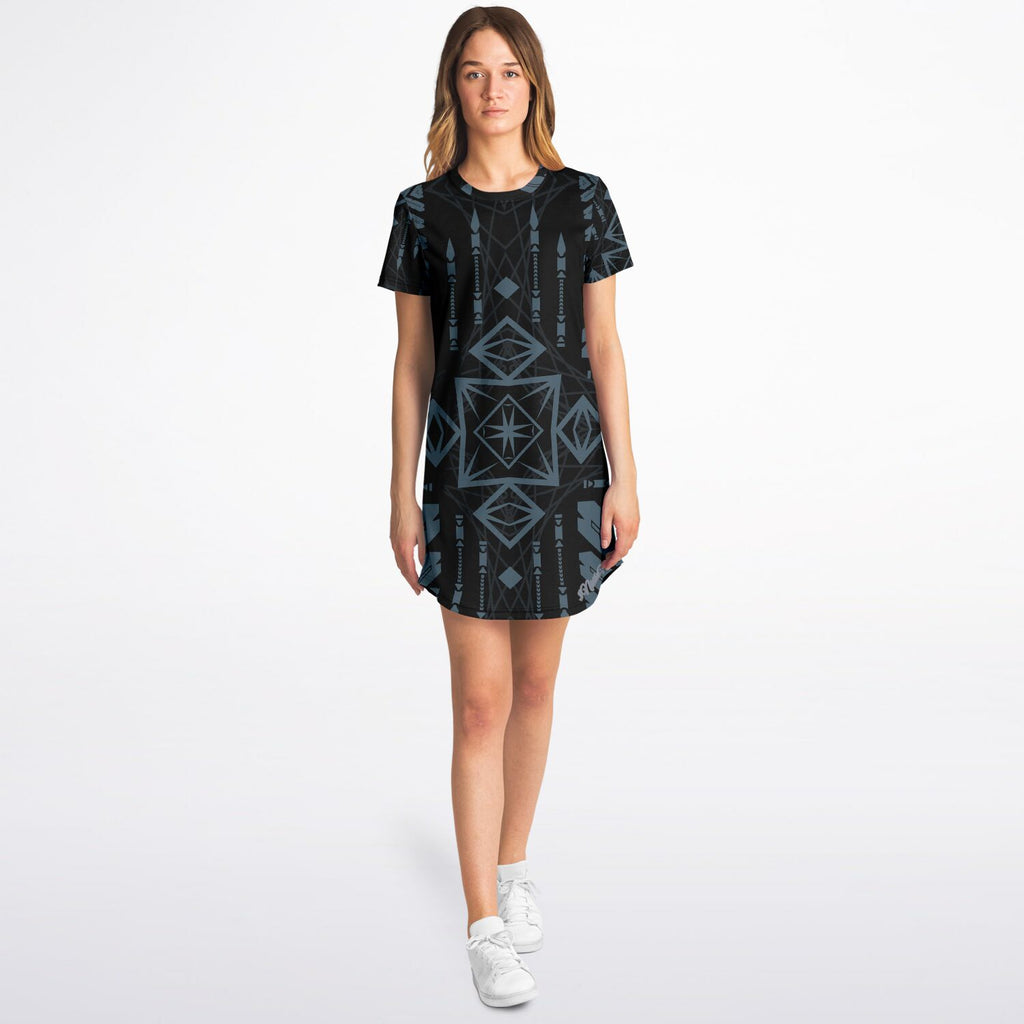 $NiieihiiNookei T-Shirt Dress - AOP